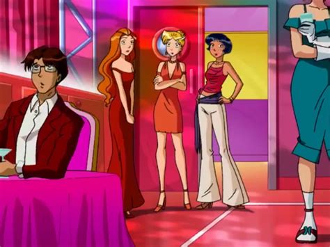 Pin By ♪ A Happy Weeb ♪ On Totally Spies Spy Outfit Totally Spies