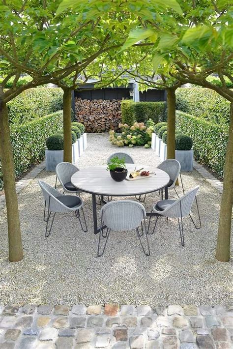 Garden seating areas are a place to site, to hide or to dream. Small courtyard garden with seating area design and layout ...