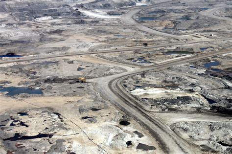 Canadas Oil Sands Are A Major Source Of Air Pollution Airplane Study