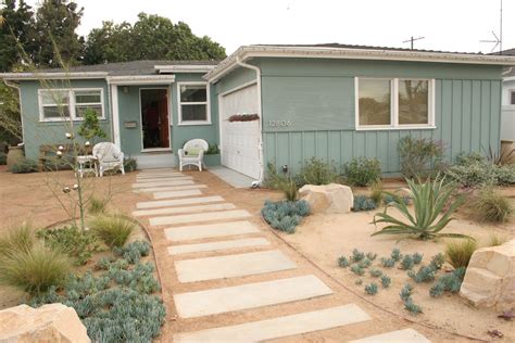 More than just a serene garden, this socal gem also has one of the best views of los angeles. succulents decomposed granite - Google Search | front yard ...