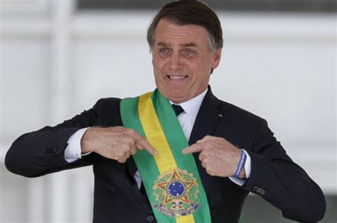 Pt Teme Que Bolsonaro ‘suma Com A Faixa Presidencial IstoÉ Dinheiro