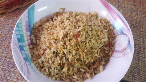 Resepi bubur nasi untuk dapatkan nasi goreng simple yang berketul cantik, gunakan nasi putih yang semalam bakinya. Resepi Nasi Goreng Sedap
