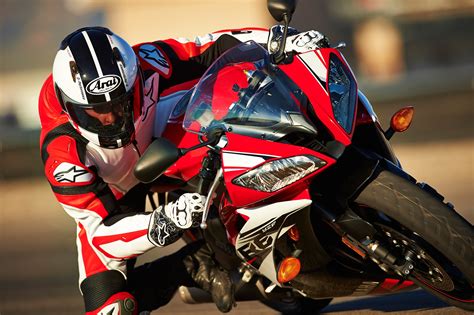 Best of all, this exhaust system is fully constructed in the usa for the best quality possible! 2014 Yamaha YZF-R6 Official Pics - autoevolution