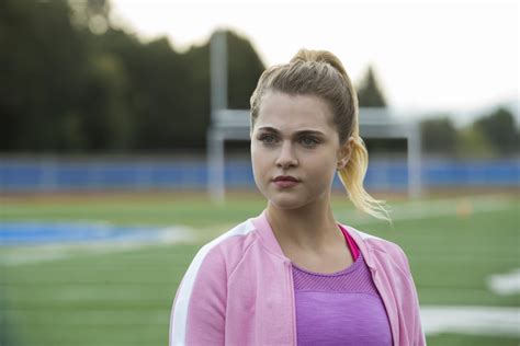 Anne Winters Aka Chloe 23 How Old Are The New Actors On 13 Reasons