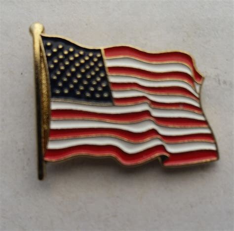 100 American Waving Flag Lapel Pins Patriotic Us Us
