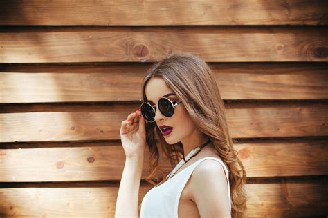 Gorgeous Girl Wearing Sunglasses Outdoors Wallpaperhd Girls Wallpapers