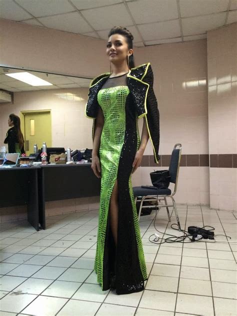 18 anugerah dipertandingkan berbanding 16 pada tahun lalu, dengan dua anugerah terbaru diperkenalkan iaitu anugerah top top meletop bagi lelaki dan wanita. 4 Gambar Neelofa Pakai "Baju Renang" di Anugerah Meletop Era