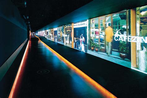 The museu da língua portuguesa is an initiative of the state of são paulo's government, facilitated by the state of culture bureau, conceived and accomplished in partnership with the fundação roberto marinho. Estação da Luz / Museu da Língua Portuguesa — Pedro e ...
