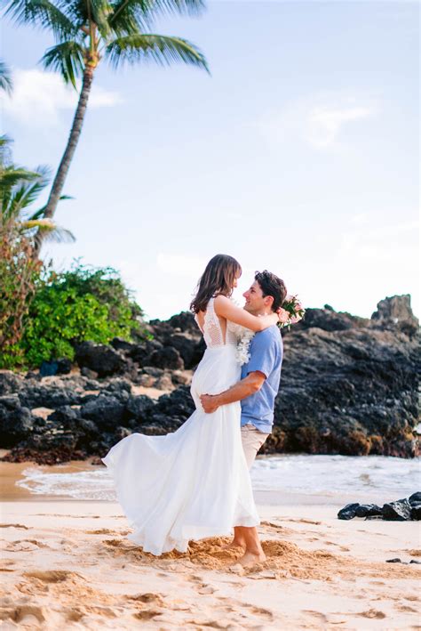 Elopement At Secret Cove Beach Makau Maui Wedding Photographer Hawaii Strand Hochzeit