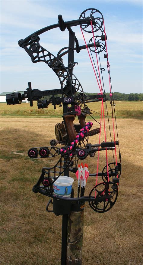 Pin By Ellie Orchard On Women In Archery Archery Bow Hunting