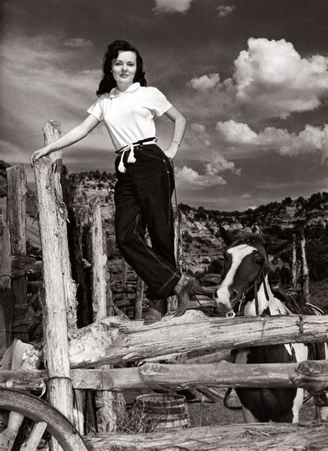 Wanda Hendrix Sierra 1950 Old Western Movies Hollywood Actresses