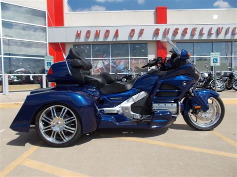 Honda has launched gold wing, a series of touring motorcycles with super engine. 2014 Honda GOLDWING 1800 Hannigan Trike "HR Signature Series"