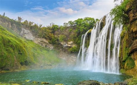 Hunua Falls In New Zealand Hd Wallpaper Background Image 2560x1600