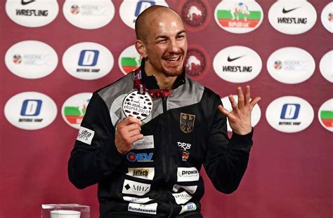Der athlet aus musberg ist voll fokussiert auf die olympischen spiele in tokio. Nach Corona-Infektion: Frank Stäbler sagt Teilnahme bei ...
