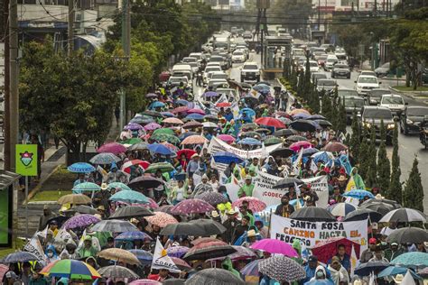 Campesinos En Guatemala Marchan Contra Corrupción Y Piden Renuncia Del