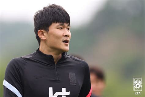 김학범 감독은 30일 도쿄 올림픽에 나설. 황의조-권창훈-김민재, 와일드카드 발탁...올림픽호 18인 최종 ...