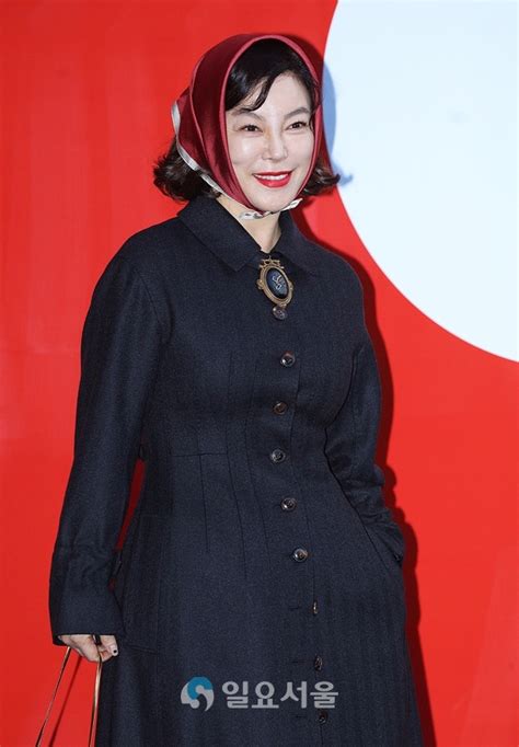 Jun 02, 2021 · 최화정, '61세' 믿기지 않는 각선미.당 충전해도 '0칼로리'인 듯. IS포토 최화정, '난감 패션이라 부를래~' - 일요서울i