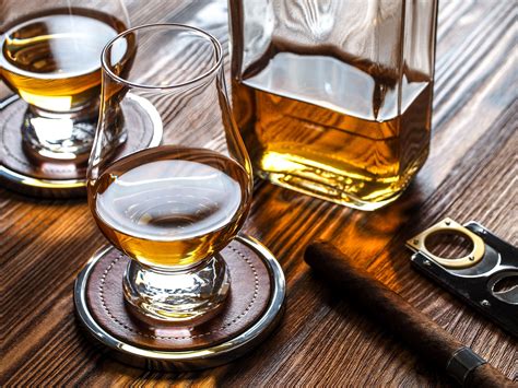 13 Best Whisky Glasses For 2022 [brand And Buyers Guide]