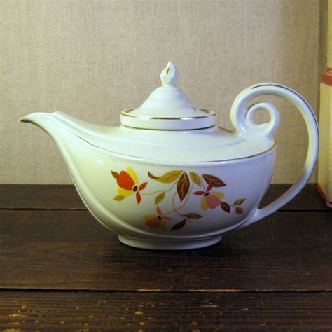 Hall China Autumn Leaf Aladdin Teapot Jewel T