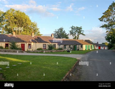 Restored Traditional Irish Cottages Hi Res Stock Photography And Images