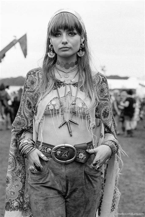 Stunning Photos Depicting The Rebellious Fashion At Woodstock USStories Oldusstories