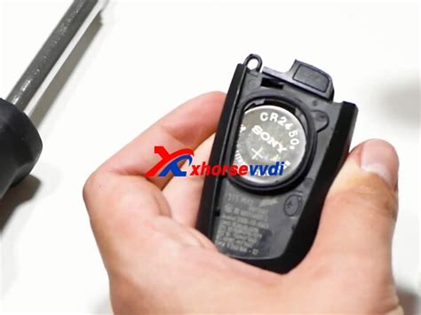 How to change battery bmw e92 3 series comfort access key fob battery replacement fobs key fob need help changing your bmw car key battery you don t need the dealer we show you. How to change BMW Remote Key Battery? | XhorseVVDI.com