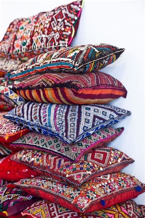 9 Lovely Moroccan Pillow That Can Increase Your Home Beauty Hippy