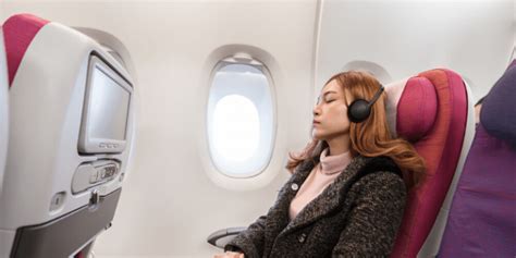 7 Best Noise Cancelling Headphones For Airplane 2021 [top 7 Picks]