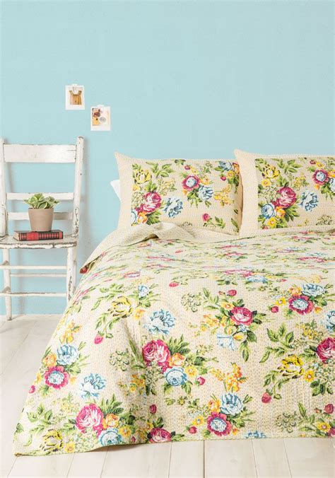 Quaint Hardly Wait Quilt Set In Queenfull Modcloth Home Home
