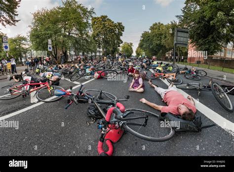 London Uk 5th Sep 2017 Stop Killing Cyclists Observe A 10 Minute