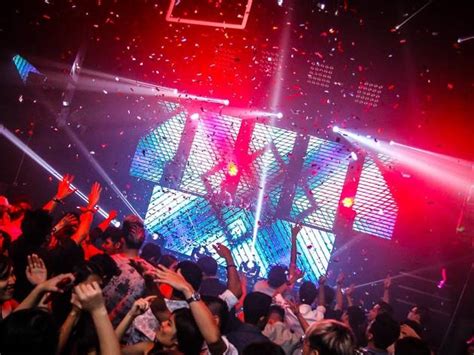 Kuala lumpur with its vibrant nightlife has a lot to offer visitors, from watering holes, clubs, bars, lounges to nightclubs. Fuze Club KL | Nightlife in KL City Centre, Kuala Lumpur
