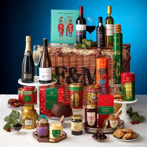 Christmas gifts for her 2020 australia. Best Christmas Hampers For 2020, From Luxury Corporate ...