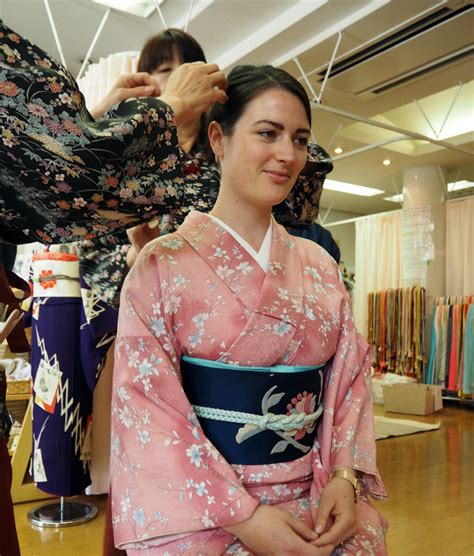 Learning To Wear A Kimono In Japan The Travel Hack