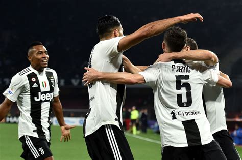 44,638,227 likes · 480,827 talking about this · 860 were here. Juve, addio alle strisce bianconere nella maglia 19/20 ...