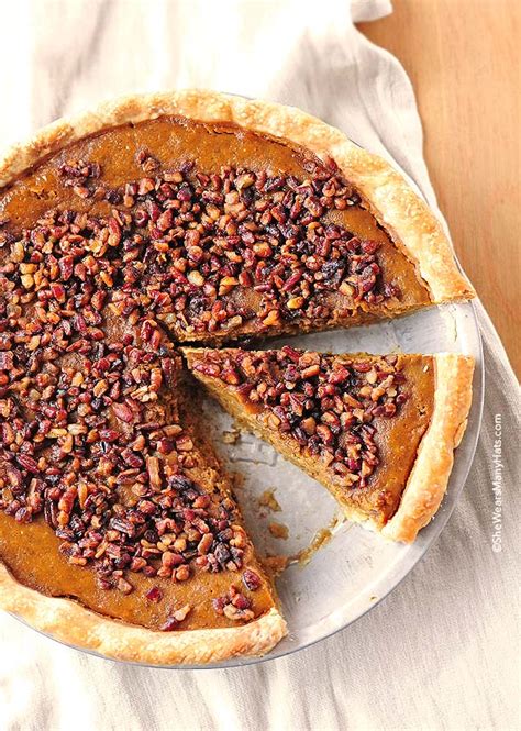 Pumpkin Pie With Toasted Pecan Praline Topping