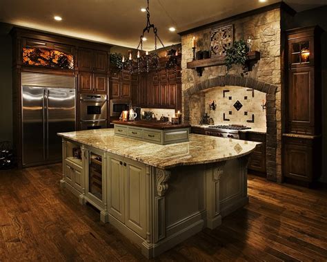 The signature colors of tuscan style amplify the warm undertones in wood and make it look doubly dramatic. Dark cabinets, light island cabinets. Old world Tuscan ...