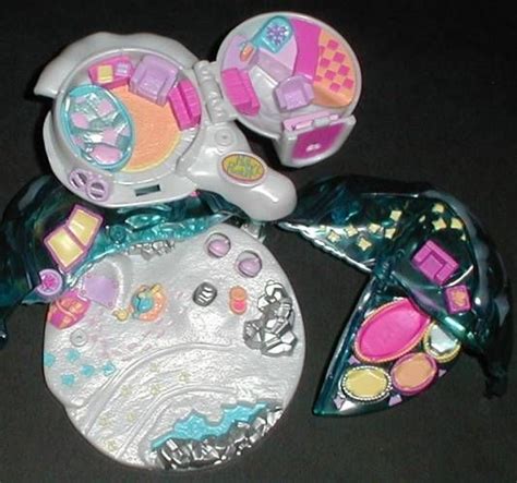 La mayor selección de muñecas polly pocket a los precios más asequibles está en ebay. 2000 Polly Pocket Arctic Pets | Polly pocket, Pocket star ...
