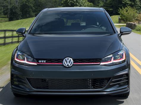 Discover the new 2021 volkswagen golf gti that's arriving soon! 2018 Volkswagen Golf GTI - Price, Photos, Reviews & Features