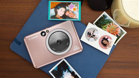 Canon Ivy Cliq2 Instant Camera Features A Large Selfie