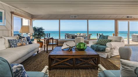 Ocean home magazine is for those who love the luxury oceanfront lifestyle. Interior Beach House Decor Living Room Ocean Beach House ...