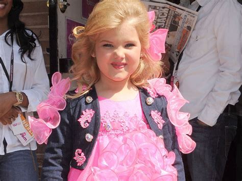 Toddlers And Tiaras Star Eden Wood Ganz In Pink Promiflashde