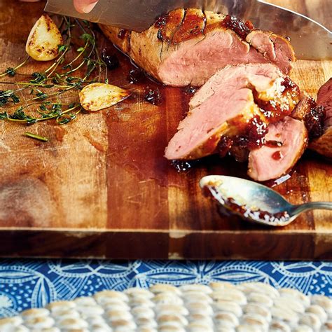 Preheat oven to 400 degrees f. Pork Tenderloin with Fig Glaze and Herbs | Ricardo ...