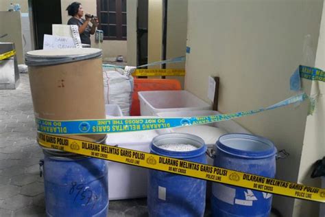 Brms berencana membangun pabrik pengolahan bijih emas tambahan untuk meningkatkan produksi dan cadangan bijih emas. Kronologi Penggerebekan Pabrik Pil PCC di Solo