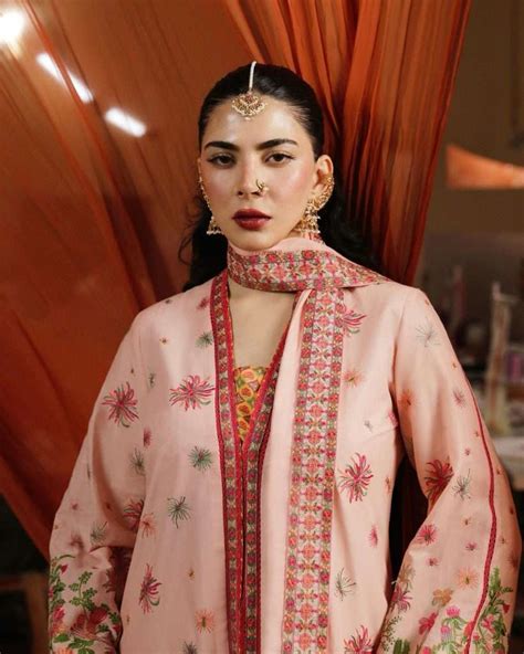 Naimal Khawar Stuns In New Look Shoot After Alleged Nose Surgery Et