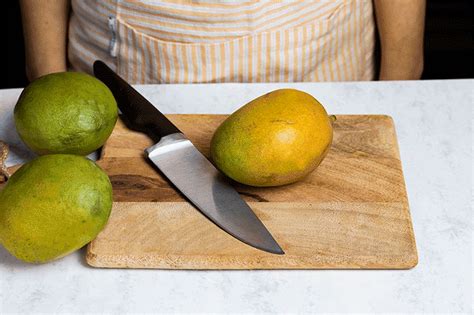 How To Cut A Mango 5 Easy Hacks Fresh N Lean