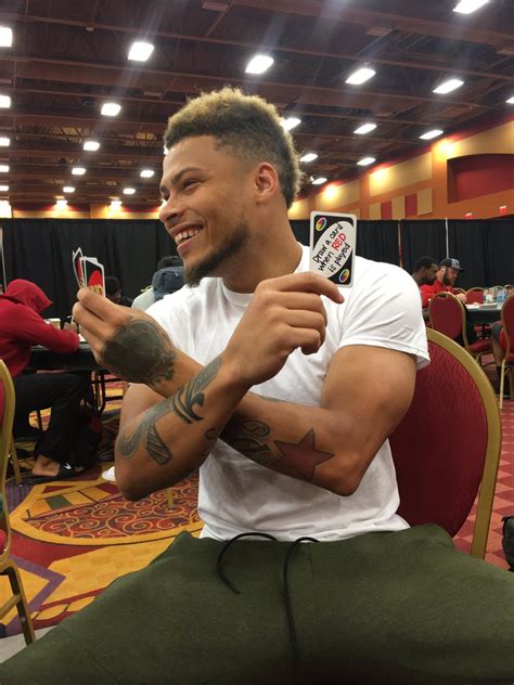 Originaire de drummondville, perreault a disputé 217 matchs cumulés dans l'ahl avec les bears de hershey, club affilié des capitals, avant de s'établir pour de bon dans la lnh. Tyrann Mathieu on Twitter: "Draw a @realUNOgame card when ...