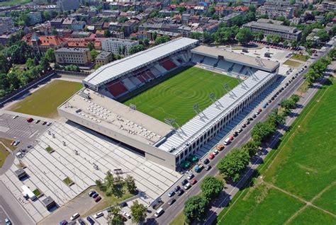 Diese seite bietet informationen zu dem stadion, in dem die angewählte mannschaft ihre heimspiele. Polskie stadiony w budowie