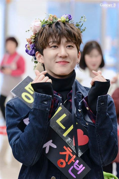 #changbin #skz #stray kids #send help im touch starved #its getting ridiculous #changbin stray kids #changbin skz. Seo Changbin Stray Kids | Niños perdidos, Meme photo y Niños