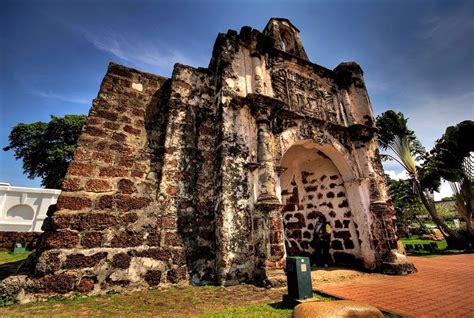 Bukit melawati terletak di kuala selangor, negeri selangor. Cabaran Masa Depan: Tempat-Tempat Pelancongan di Malaysia