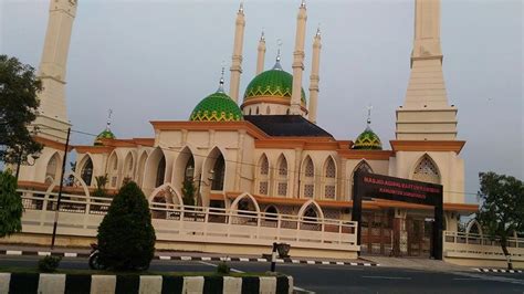 Wisata Religi Di Masjid Agung Sukoharjo Wadukmulur